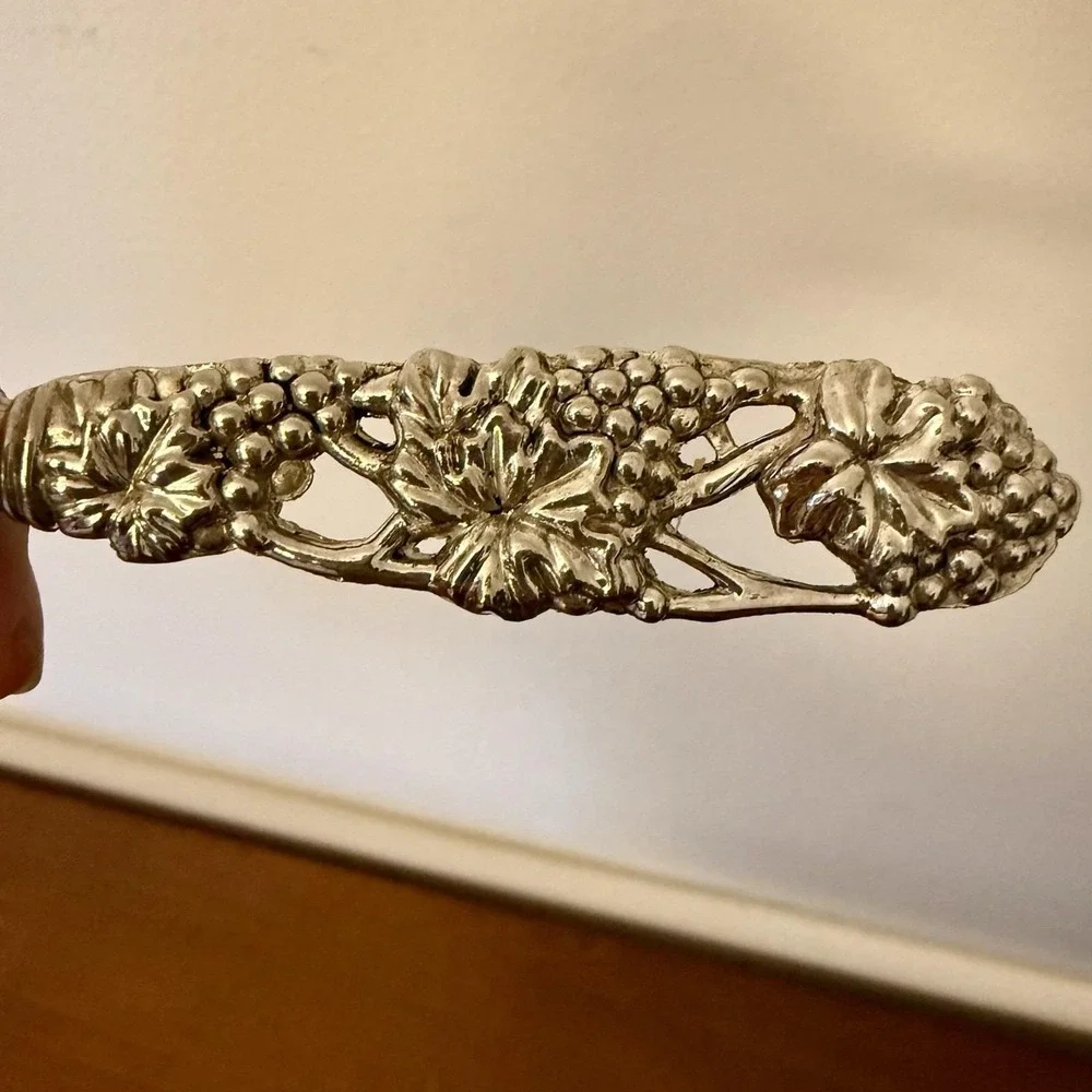 VTG Godinger Grapevine Repousse Paddle Butter Cheese Spreader Knife